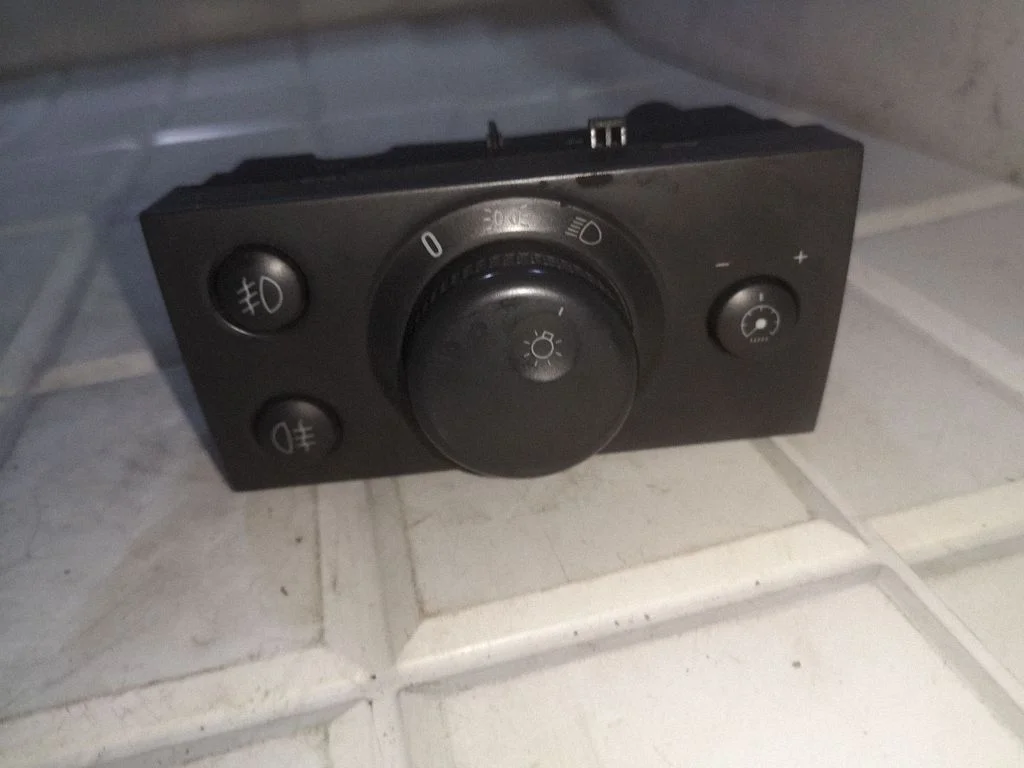 Light switch 9185891