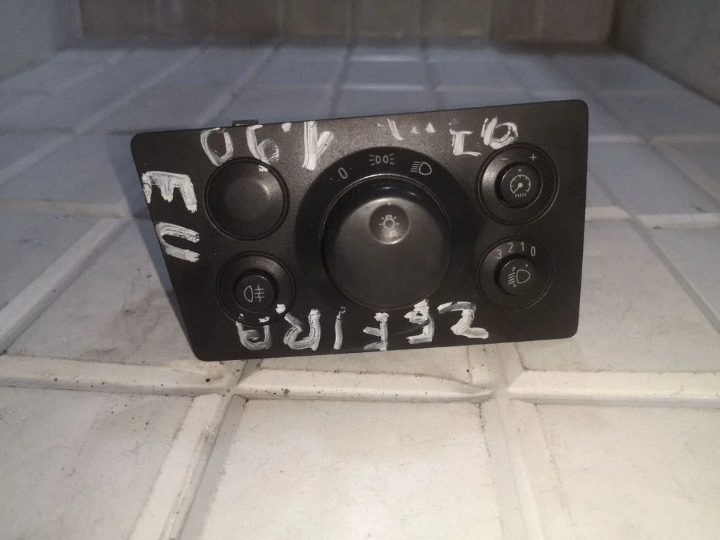 Light switch – Opel Zafira B (2005-2014)