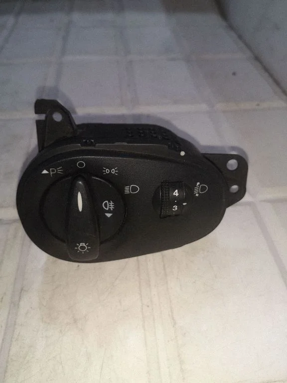 Light switch 98AG13A024CH
