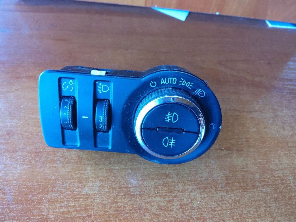Light switch – Opel Insignia A (2008-2017)