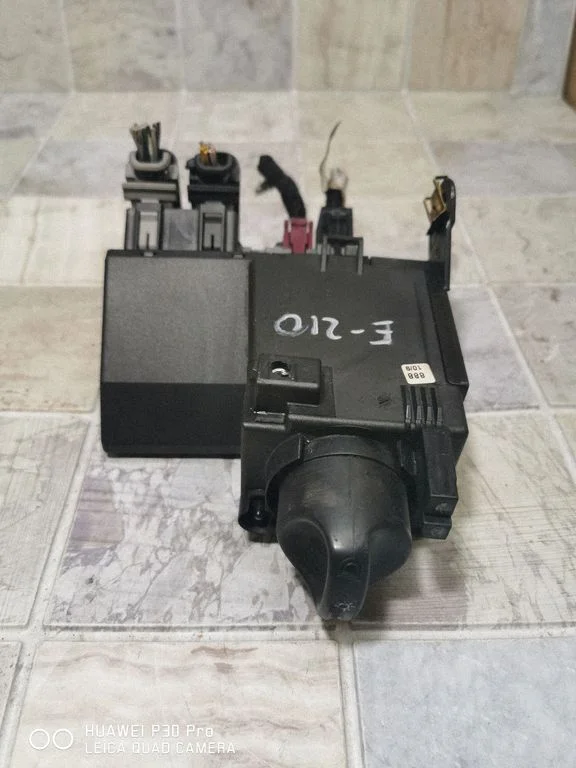 Light switch 2105451804