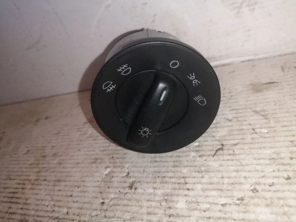 Light switch – Volkswagen Jetta V (2005-2010)