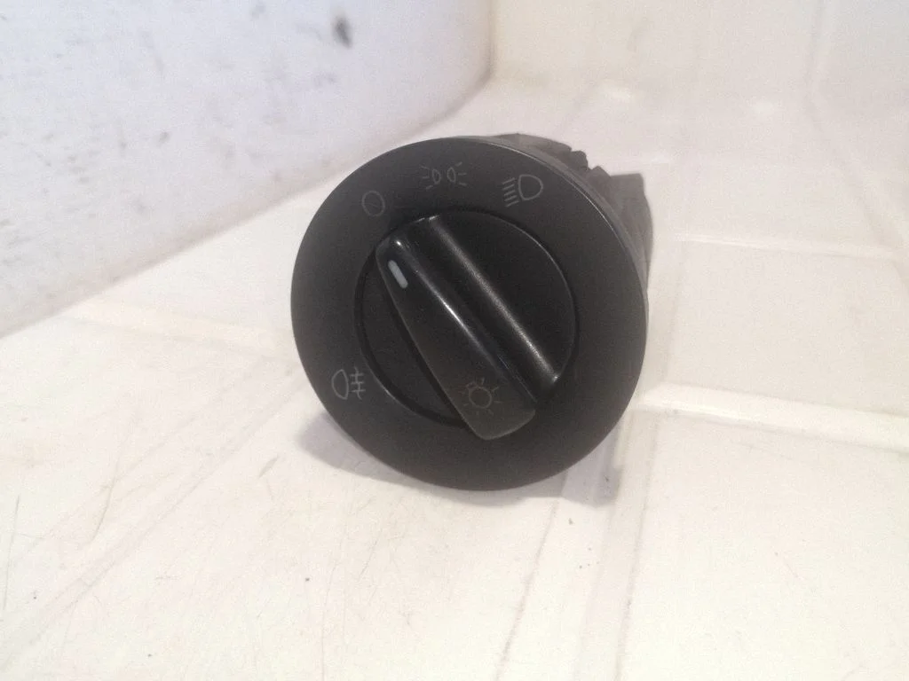 Light switch 1C0941531