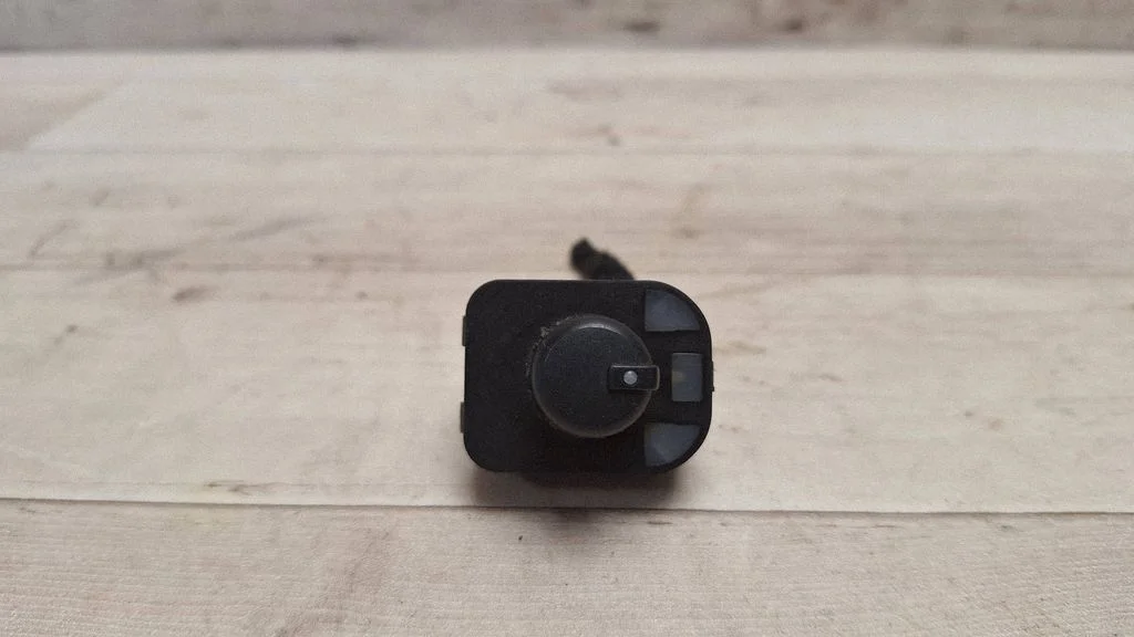 Wing mirror switch 8E0959565