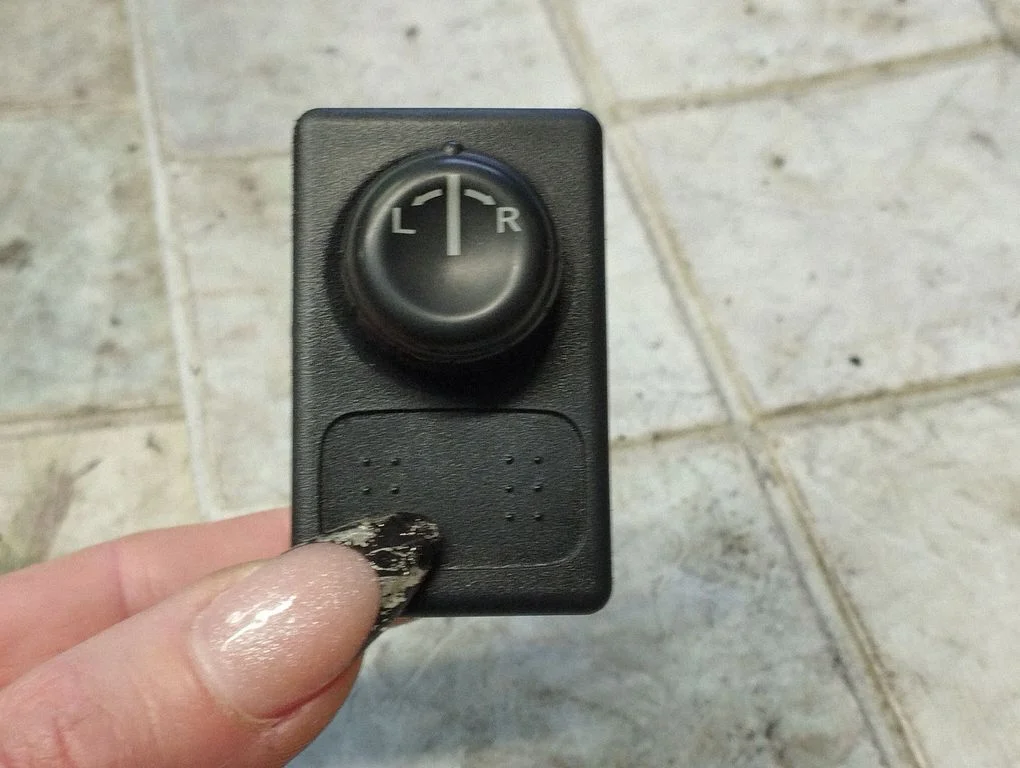 Küljepeeglite lüliti – Nissan Almera N16 (2000-2010)