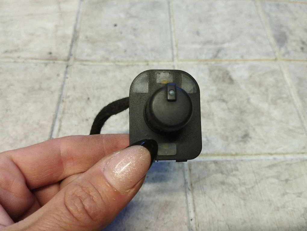 Küljepeeglite lüliti – Audi A4 S4 B6 8E 8H (2001-2005)