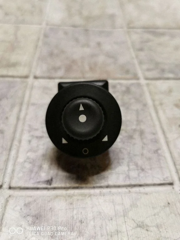 Wing mirror switch 185526