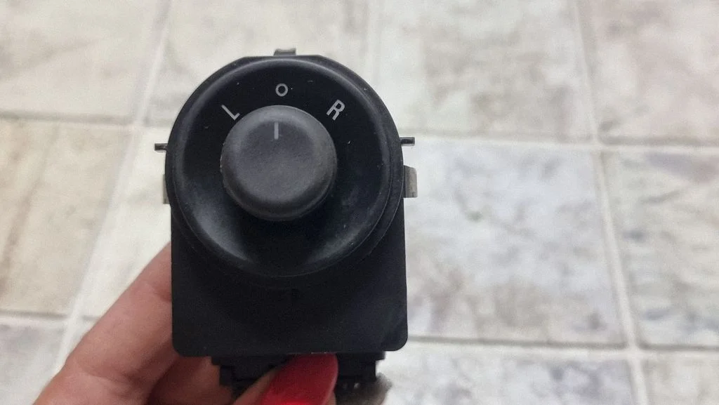 Wing mirror switch – Opel Insignia A (2008-2017)