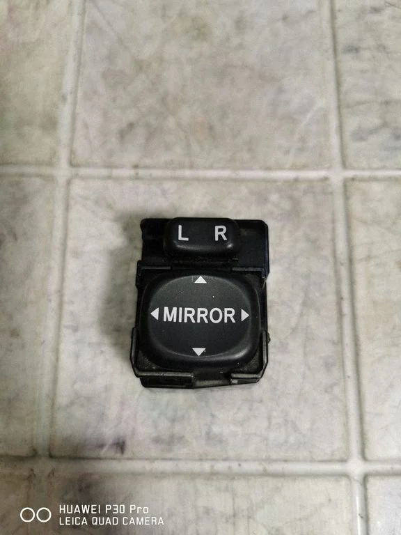 Wing mirror switch 183574