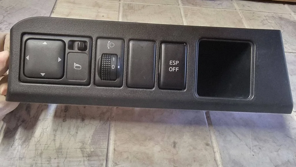 Küljepeeglite lüliti – Nissan Note (E11) (2006-2014)