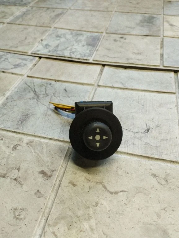 Wing mirror switch 185526