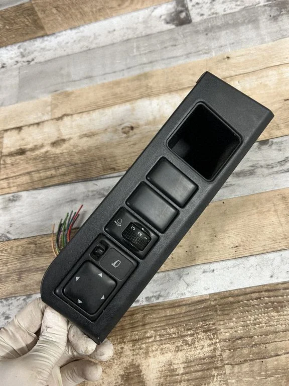Wing mirror switch 684859U100