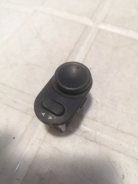 Wing mirror switch 09226861