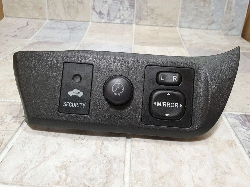 Wing mirror switch – Toyota RAV 4 (XA20) (2000-2005)