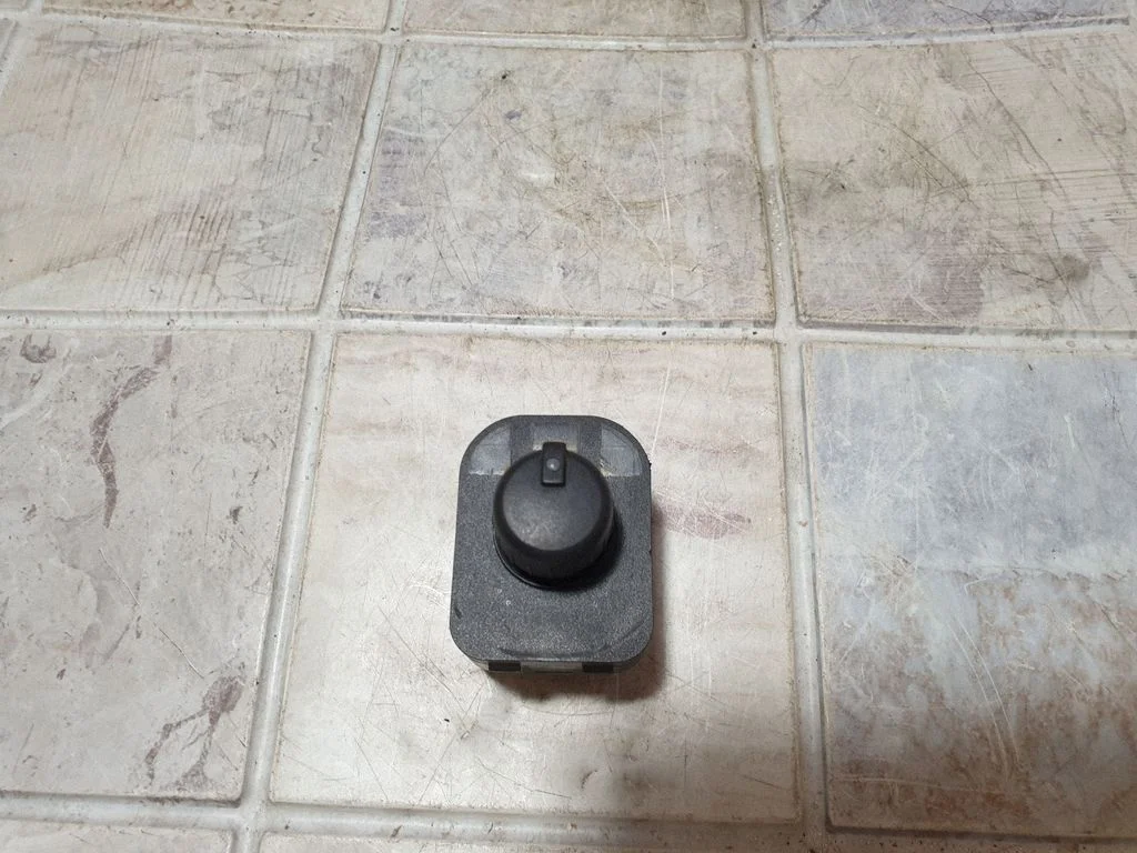 Wing mirror switch 8E0959565
