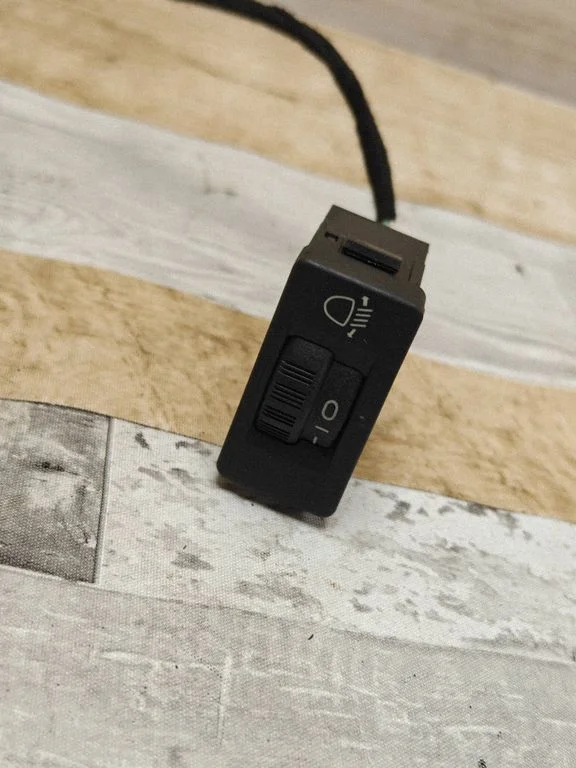 Headlight level height control switch 96384422