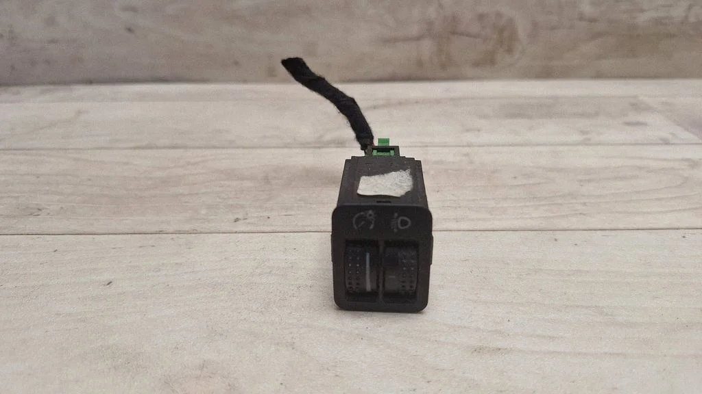 Headlight level height control switch 7M3941333