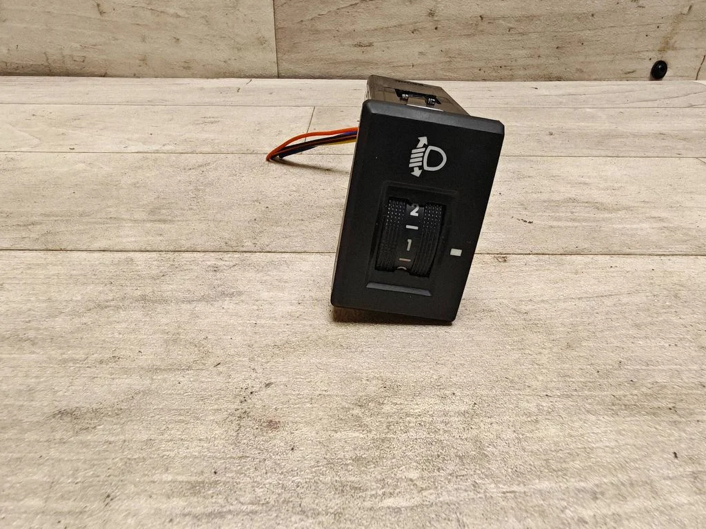 Headlight level height control switch 937001J750