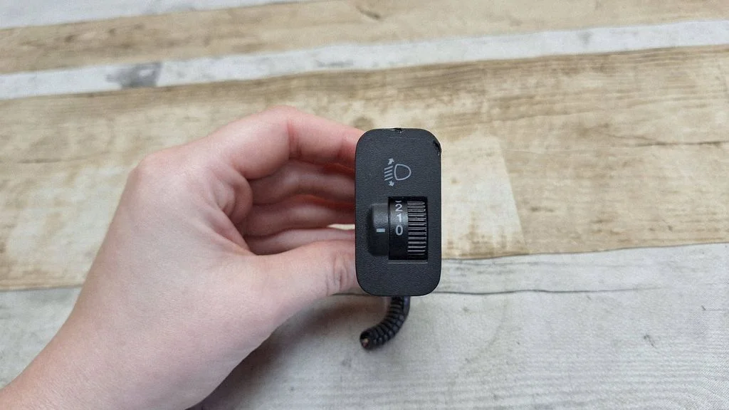 Headlight level height control switch – Honda Jazz (2002-2008)