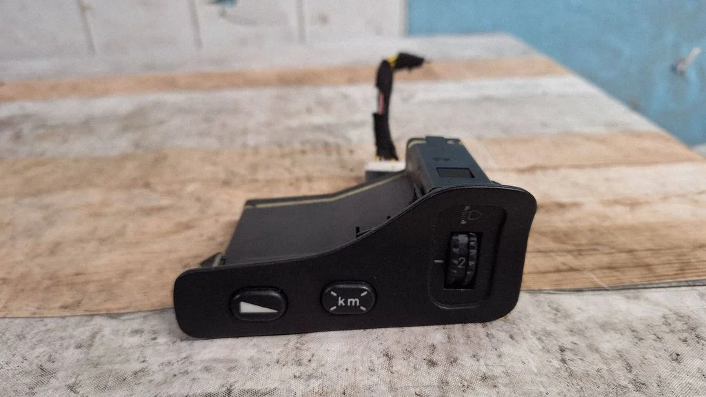 Headlight level height control switch 156031653