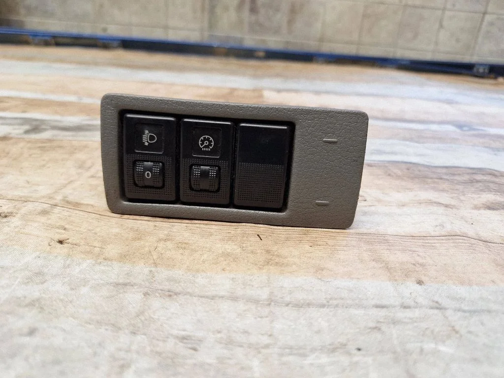 Headlight level height control switch D397666F0