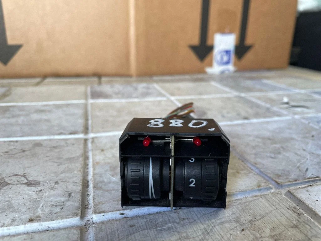 Headlight level height control switch – Volkswagen Touran I (2003-2010)
