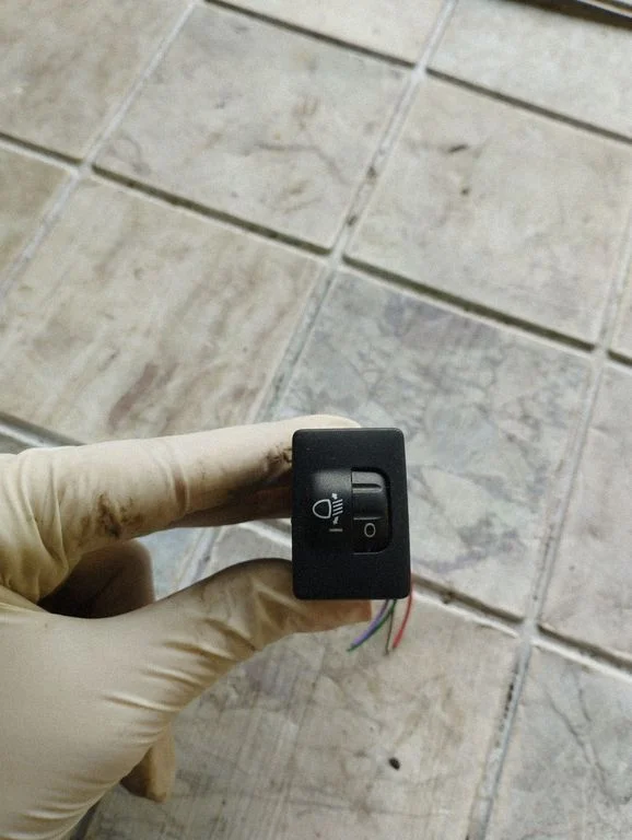 Headlight level height control switch 8415202040