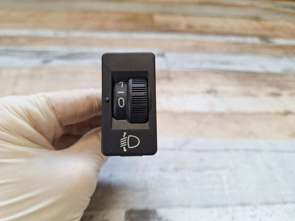 Headlight level height control switch 96384422XT