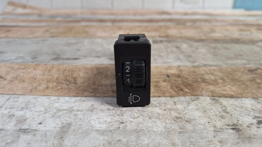 Headlight level height control switch – Citroen C4 I (2004-2010)