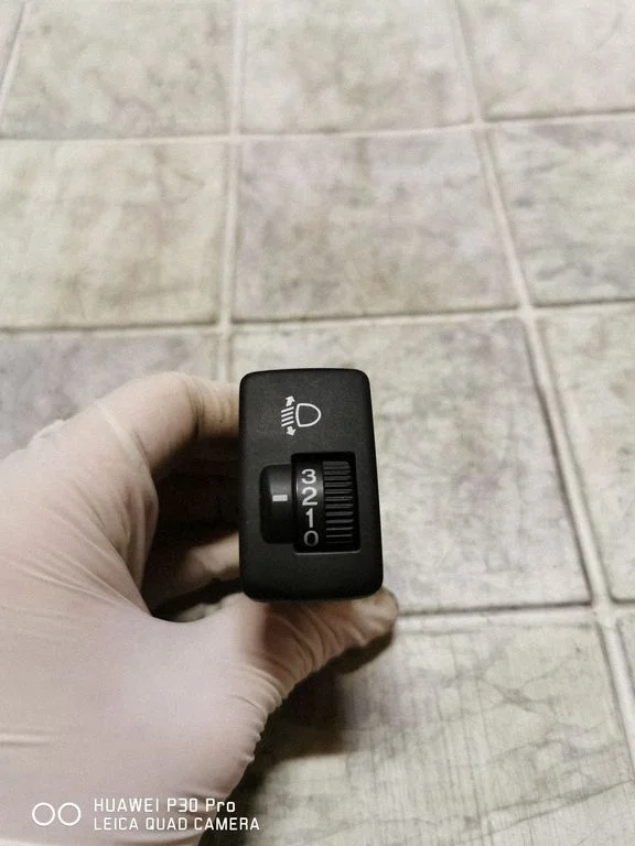 Headlight level height control switch M37548
