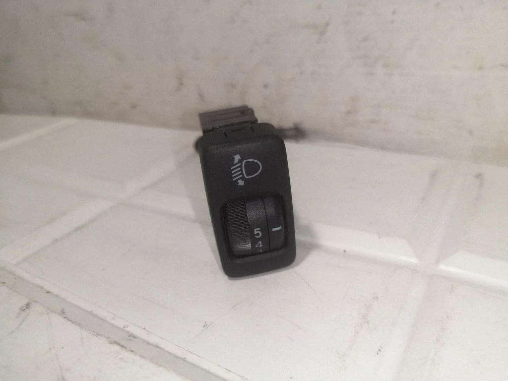 Headlight level height control switch 6316