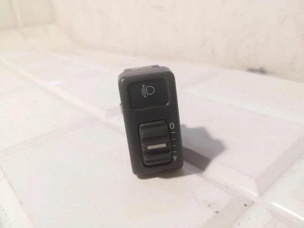 Headlight level height control switch 4970