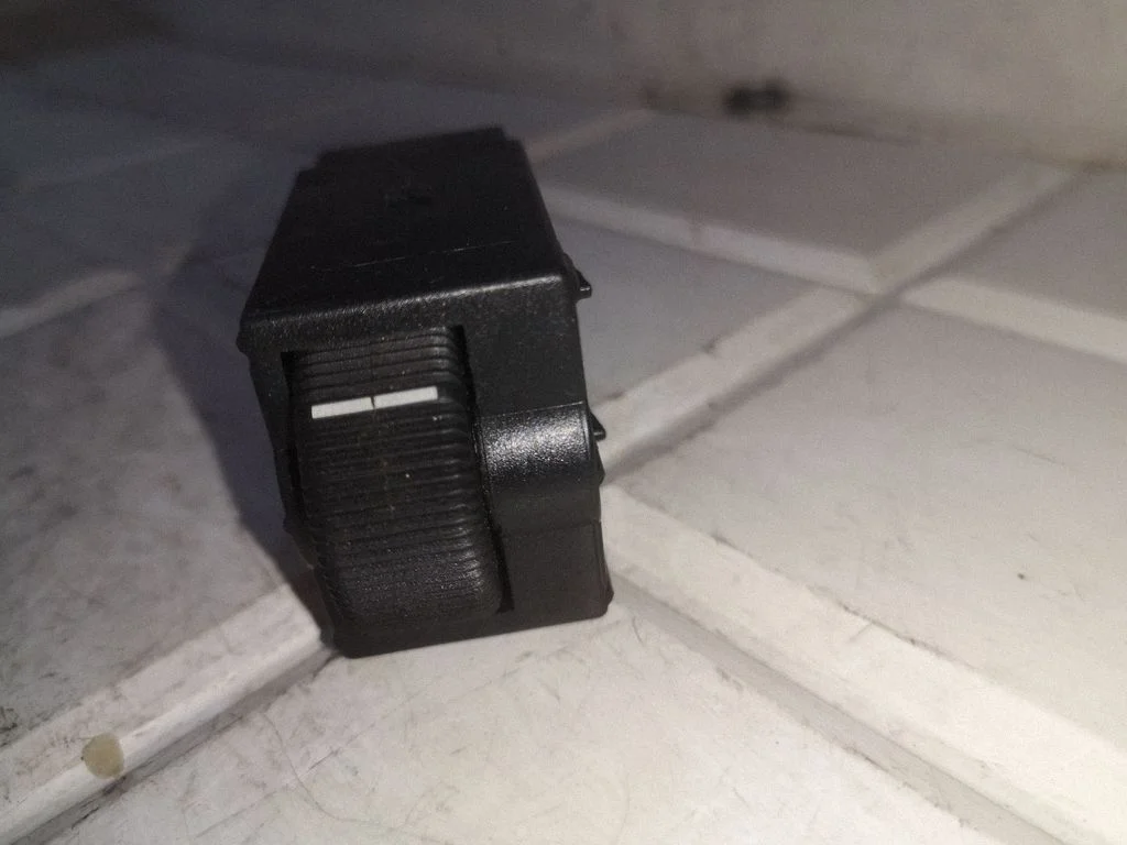 Headlight level height control switch MR114337