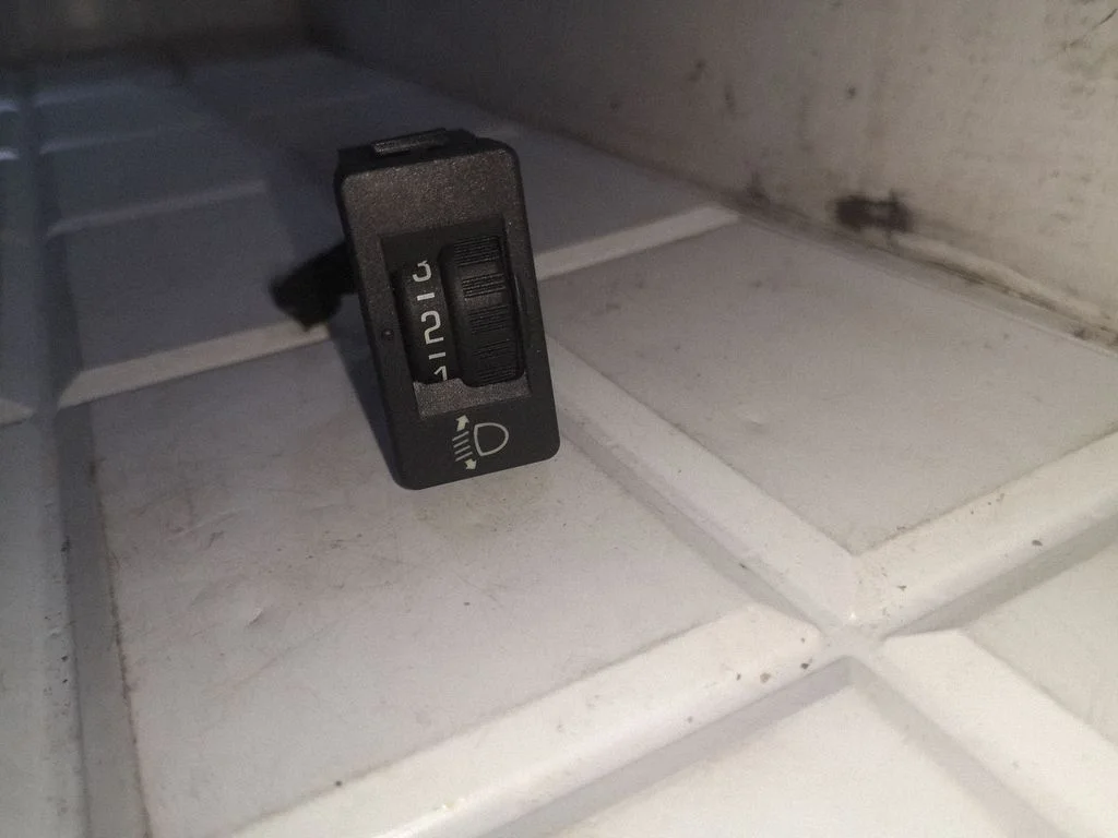 Headlight level height control switch 96366692XT