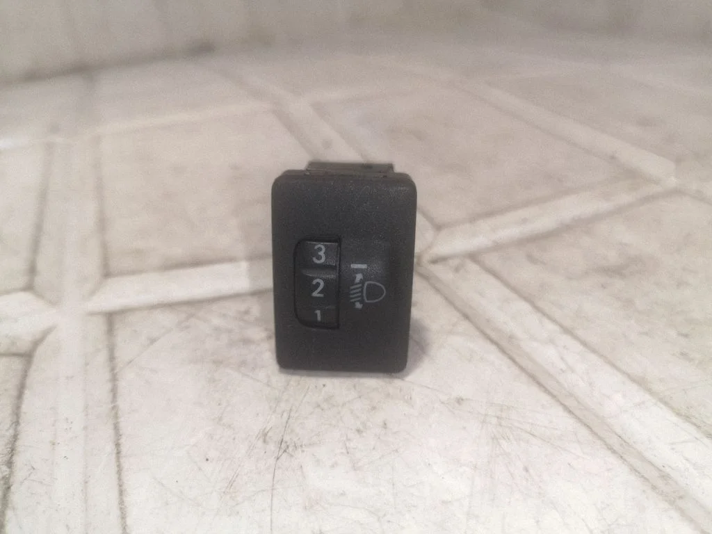 Headlight level height control switch 134159