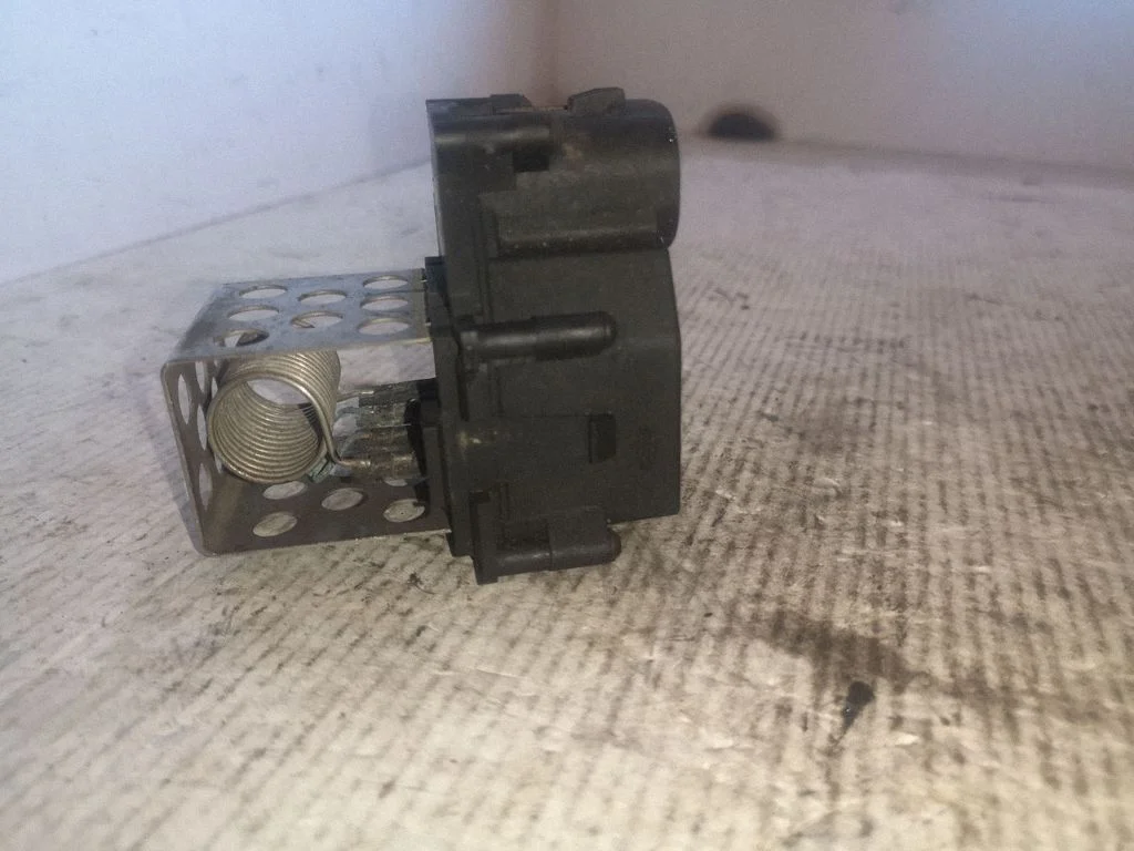 Dzesēšanas ventilatora relejs 9649247680
