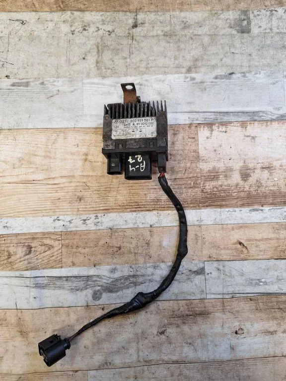 Jahutusventilaatori relee – Audi A4 S4 B7 8E 8H (2005-2008)