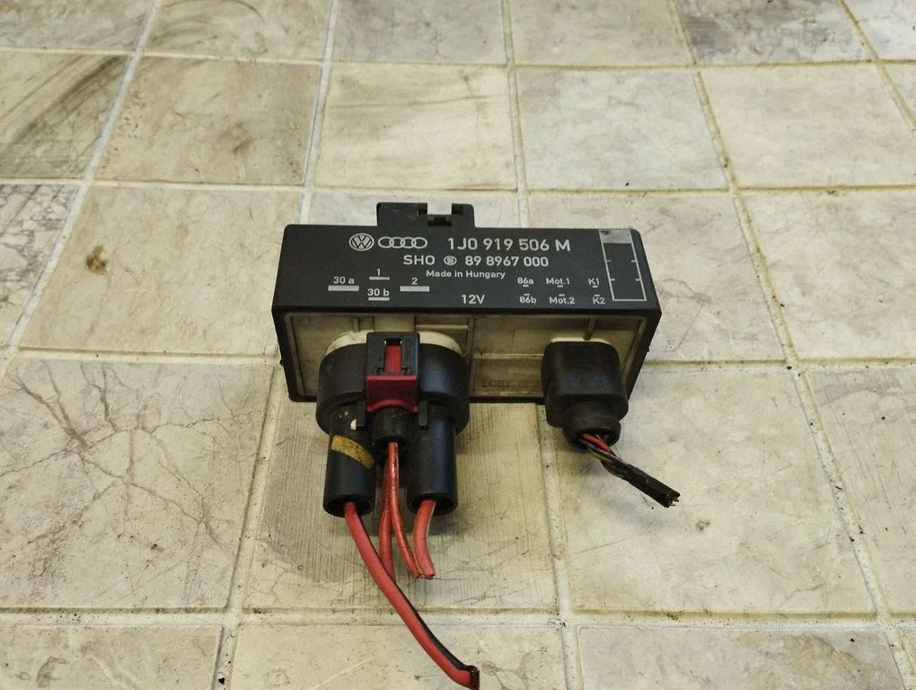 Jahutusventilaatori relee – Volkswagen Polo IV 9N3 (2005-2009)