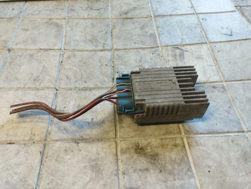 Jahutusventilaatori relee – Mercedes-Benz A-klass W168 (1997-2004)