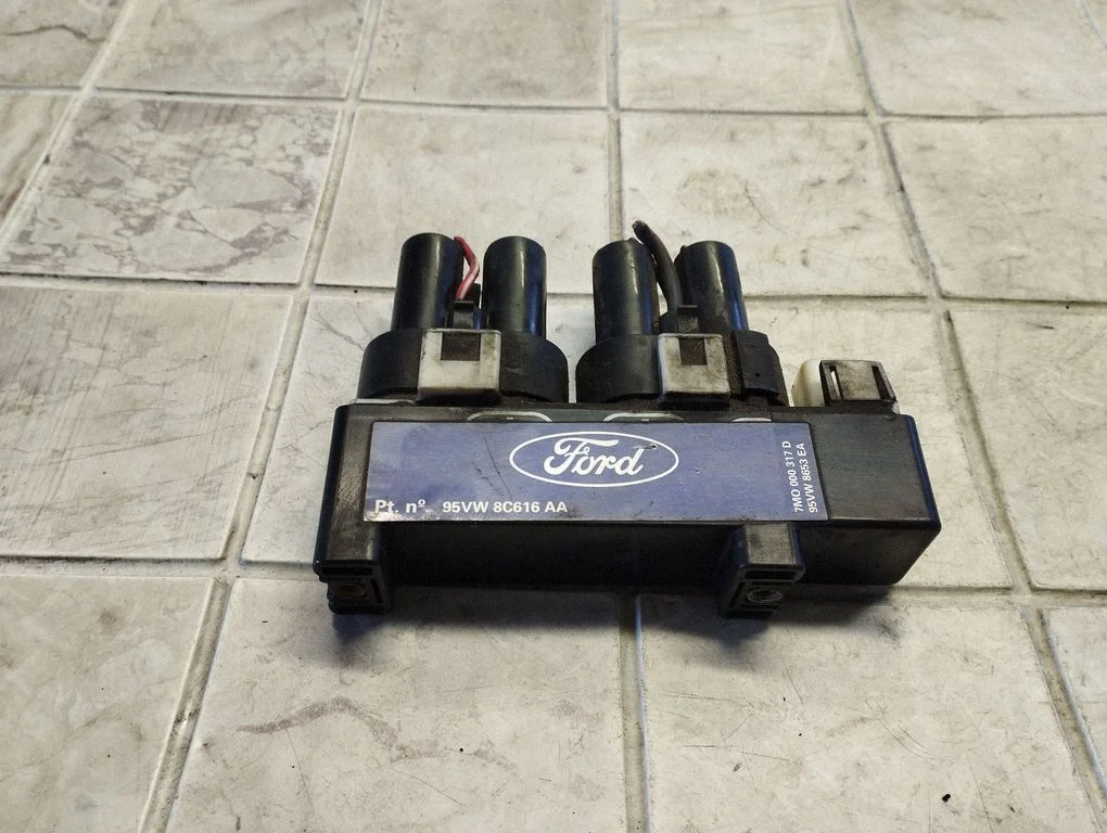Dzesēšanas ventilatora relejs 95VW8653EA