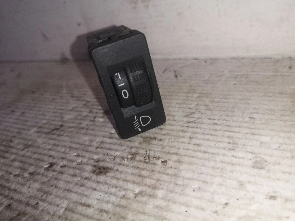 Lukturu augstuma regulēšanas slēdzis – Peugeot 307 (2001-2005)