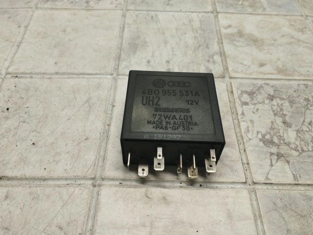 Cits relejs 4B0955531A