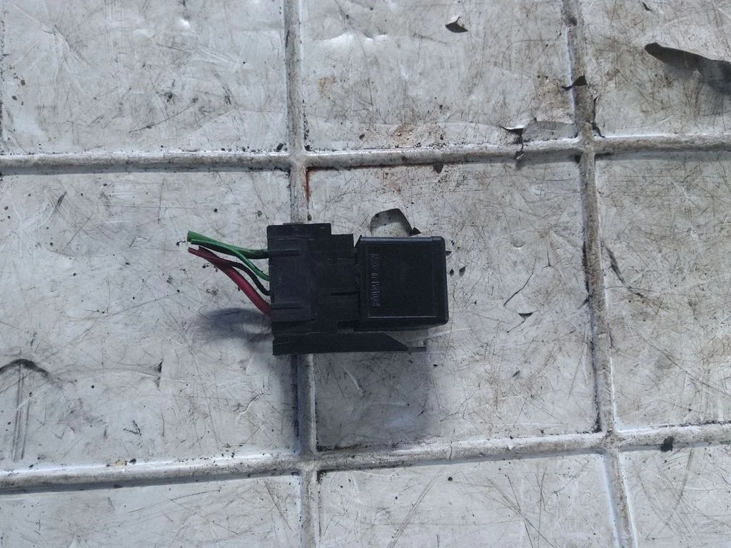 Other relay V23134A52C643