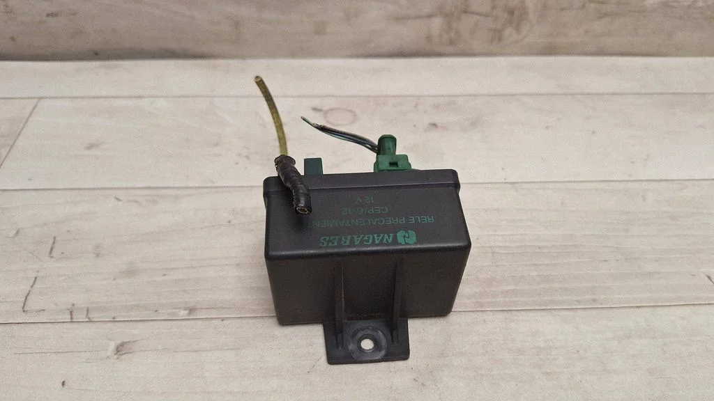 Glow plug pre-heat relay