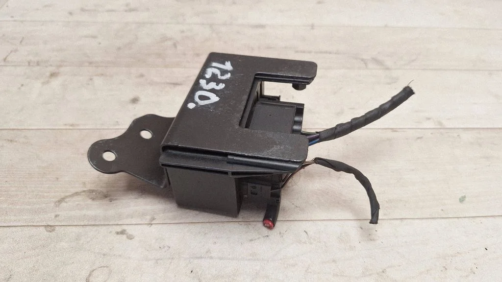 Glow plug pre-heat relay – Mercedes-Benz C-Class W203 (2000-2007)