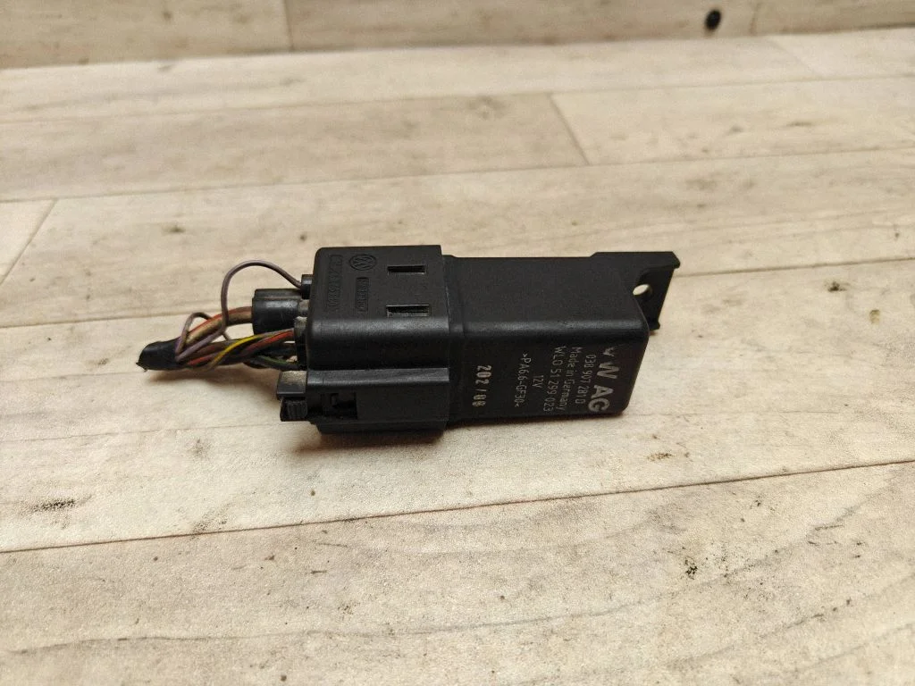 Glow plug pre-heat relay 038907281D