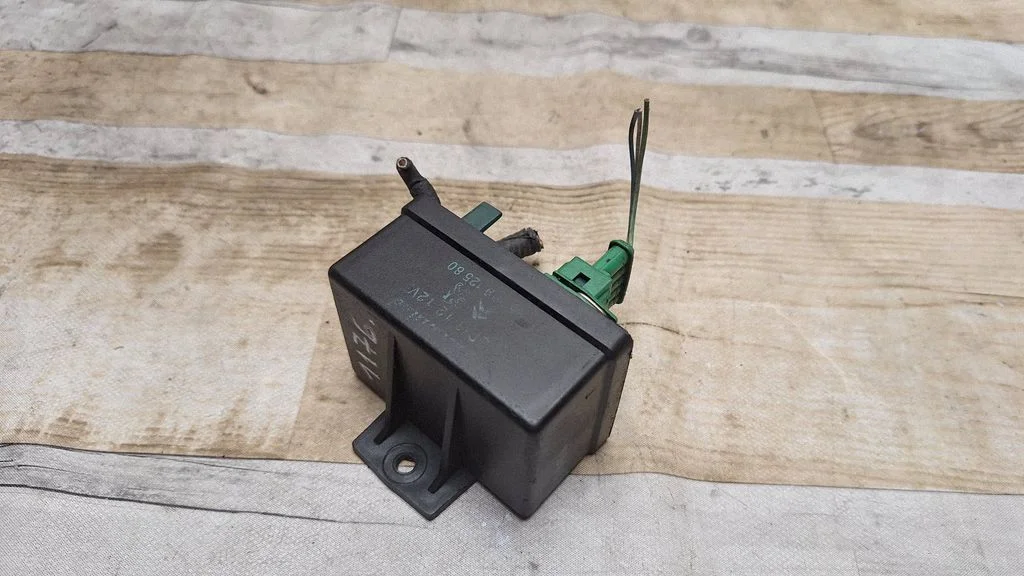Glow plug pre-heat relay 9639912580
