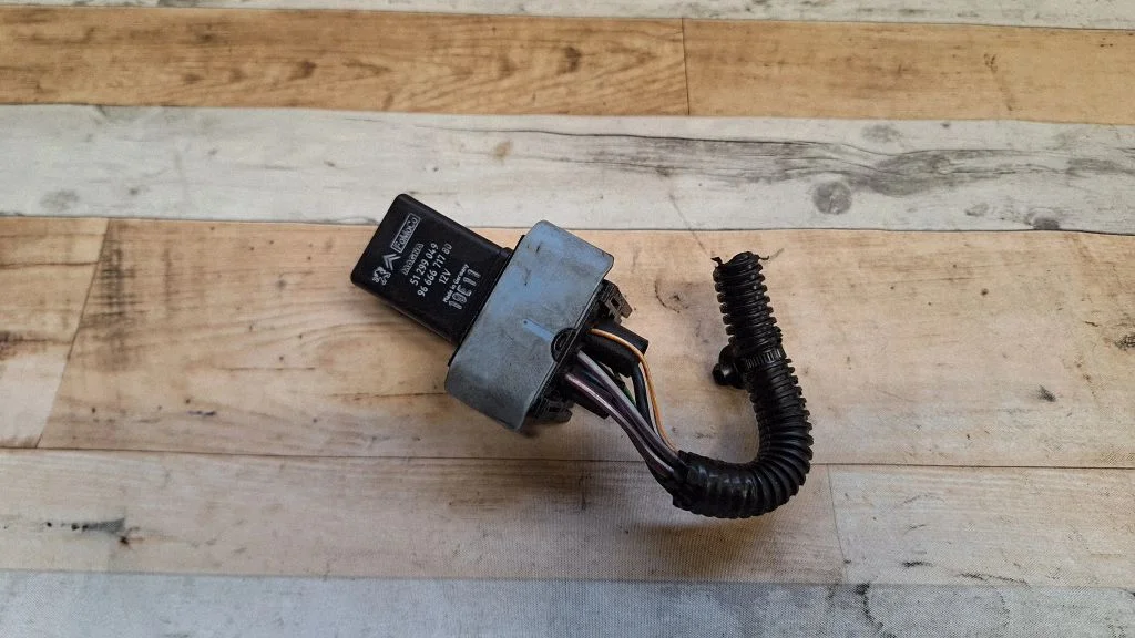 Glow plug pre-heat relay