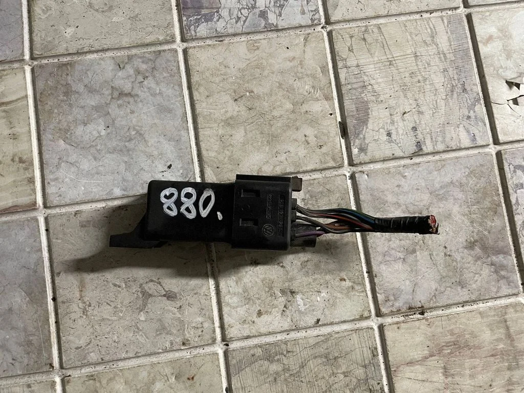 Glow plug pre-heat relay 038907281D