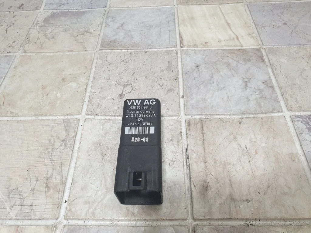 Glow plug pre-heat relay 038907281D